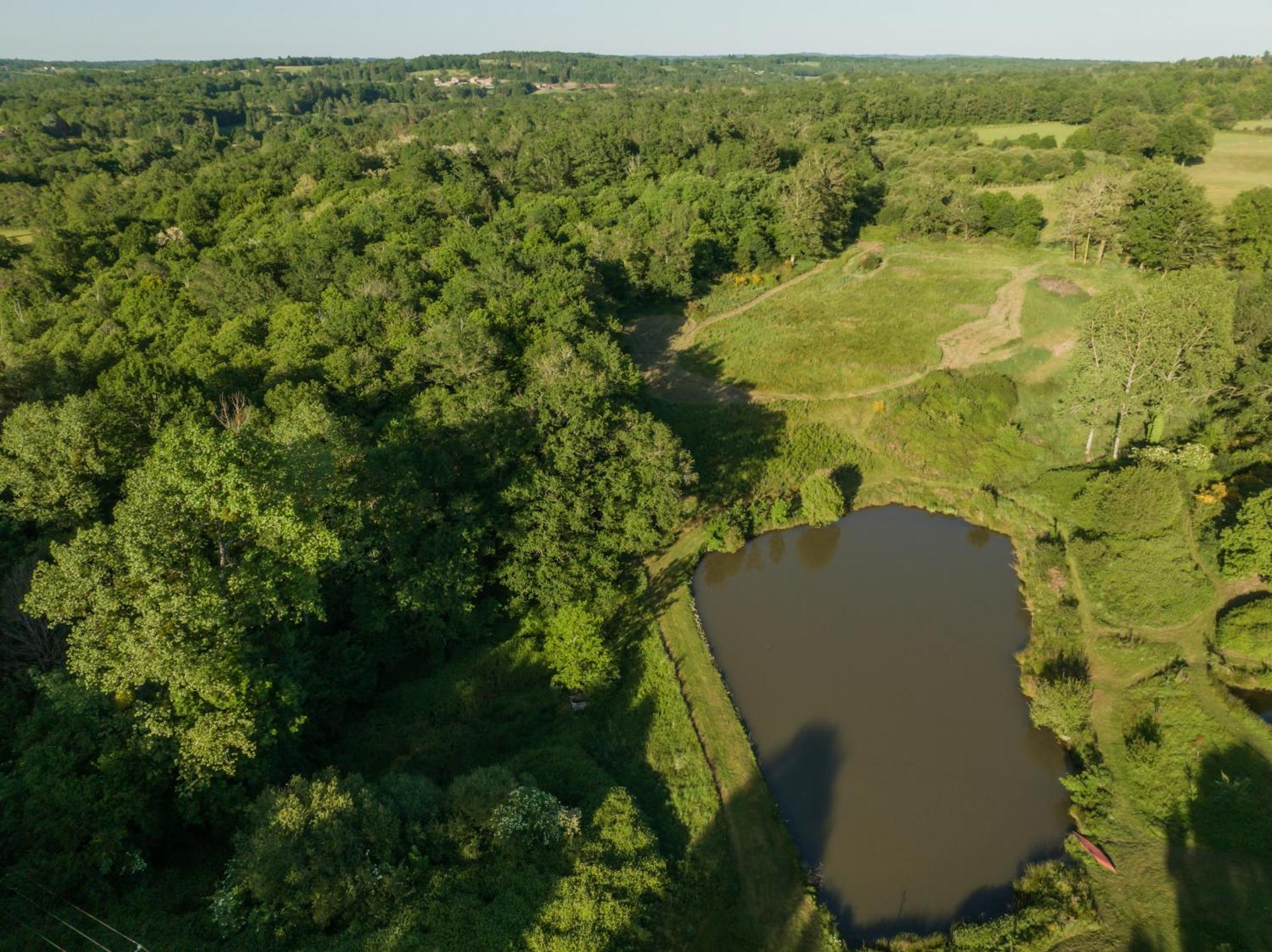 La Ferme Du Pont De Maumy, Cabane Au Bord De L'Etang Et Bain Nordique Busserolles Buitenkant foto